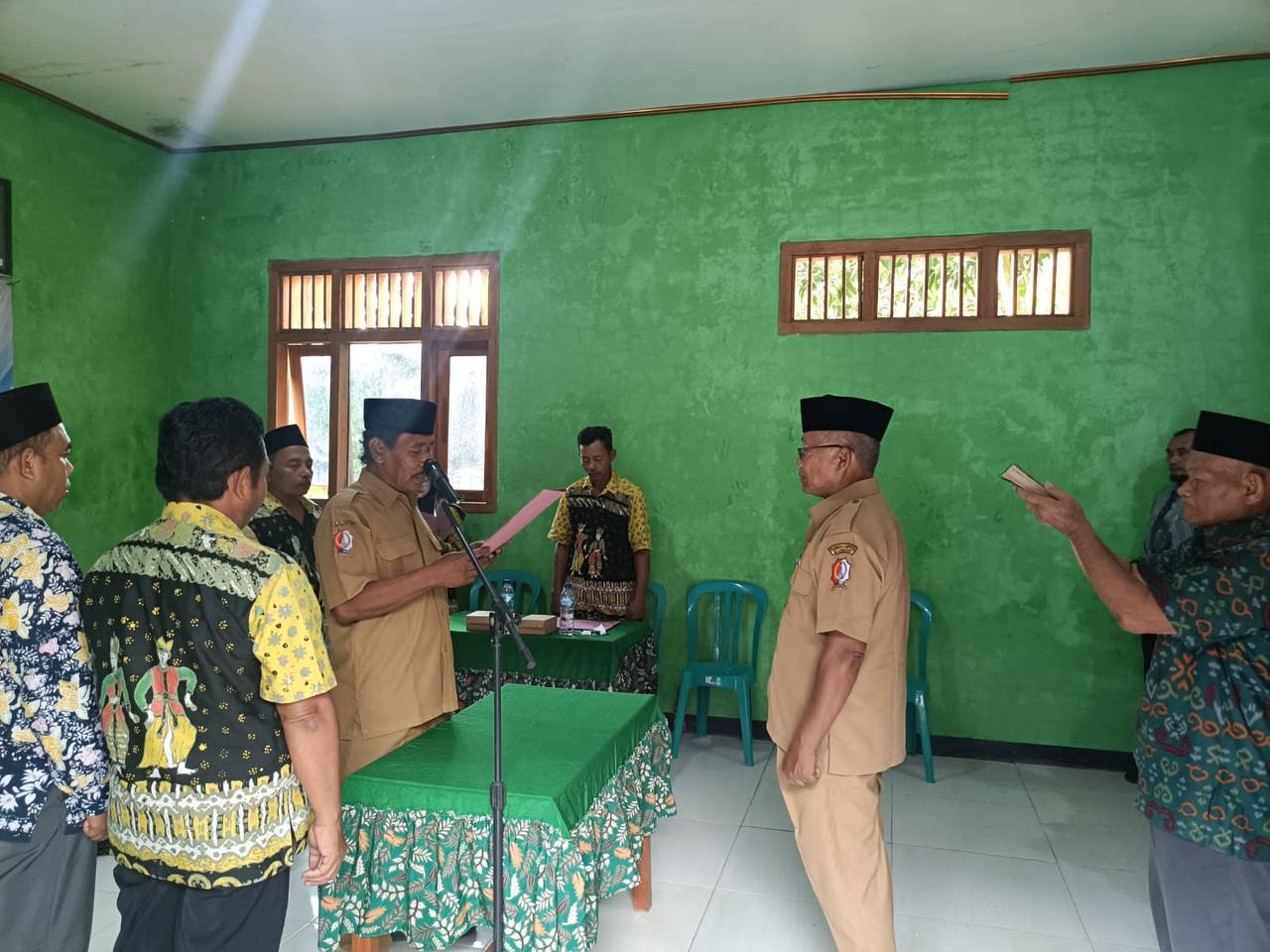 Pelantikan Mutasi Jabatan dari Kasi Pemerintahan ke Kaur Keuangan Desa Panjang