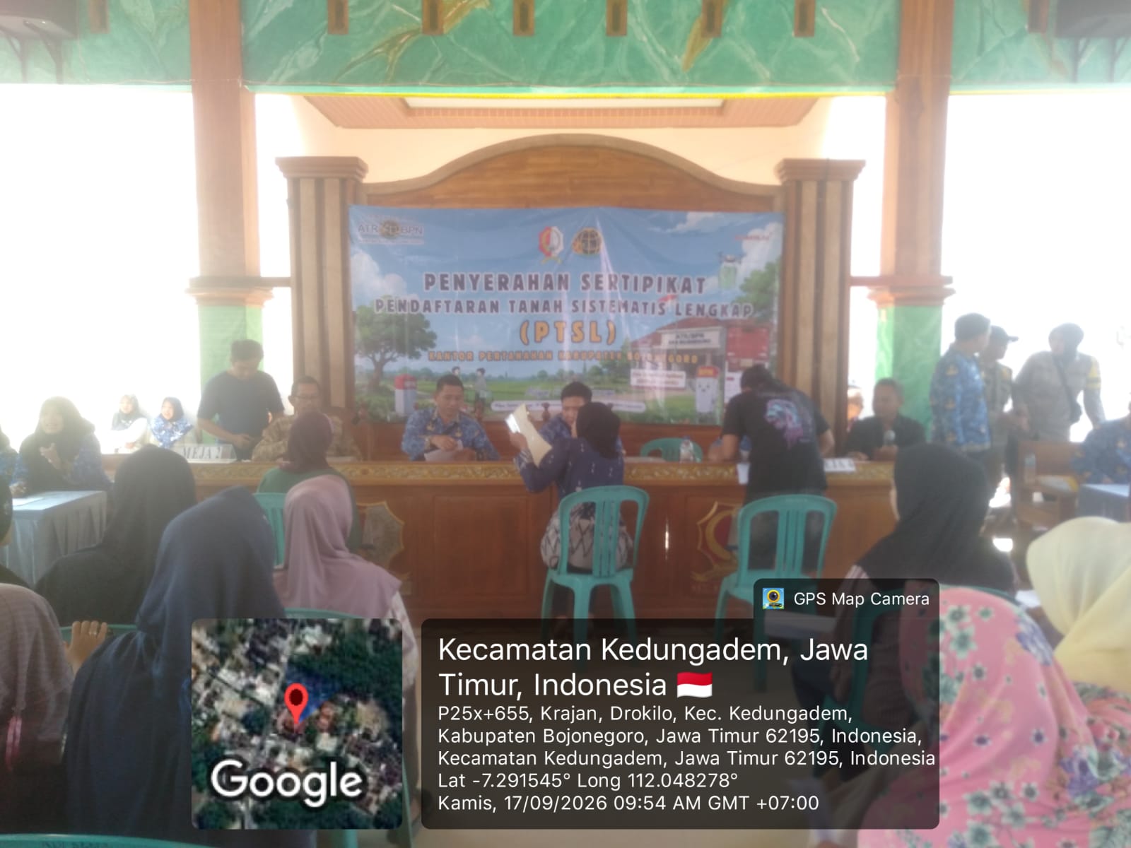 Penyerahan Sertifikat PTSL Desa Drokilo