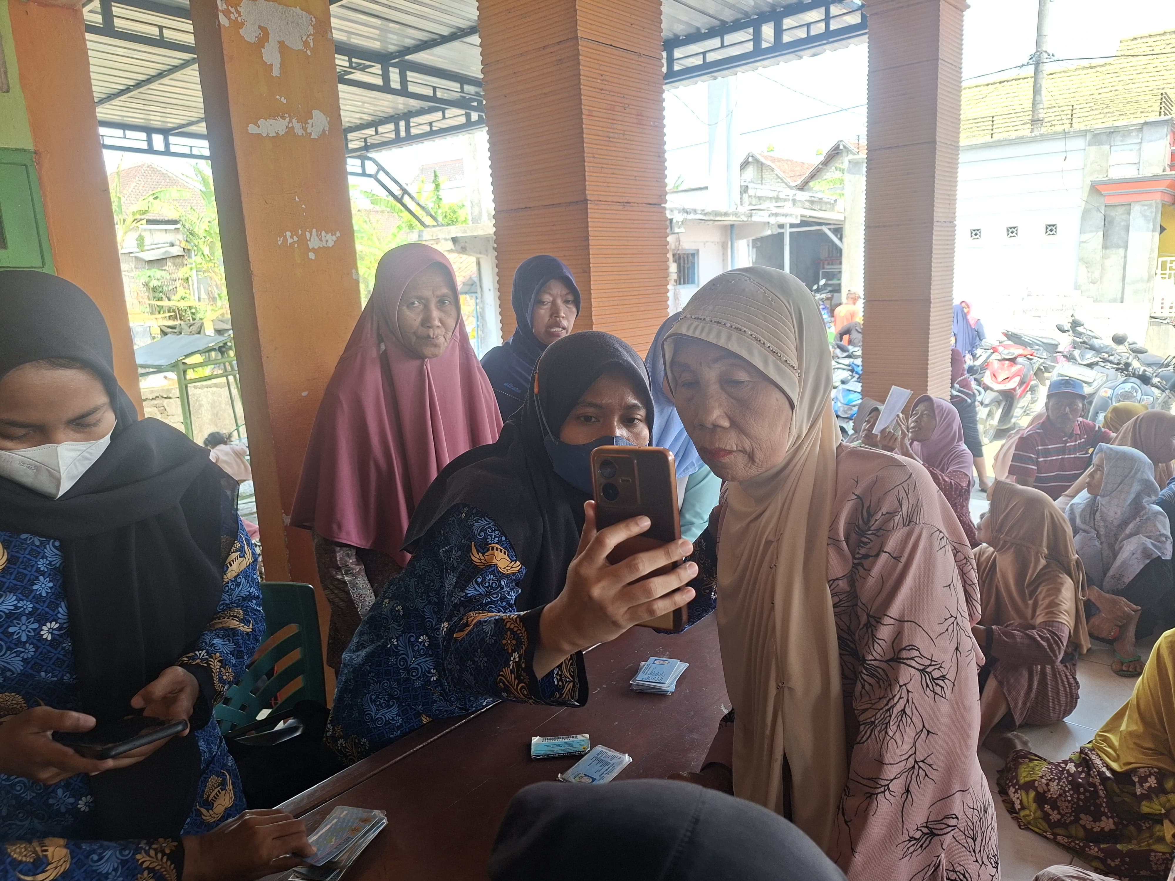 Aktivasi IKD dan PERLINSOS Desa Ngrandu