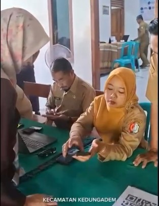 Pelaksanaan Kegiatan Aktivasi IKD & PERLINSOS di Desa Mojorejo